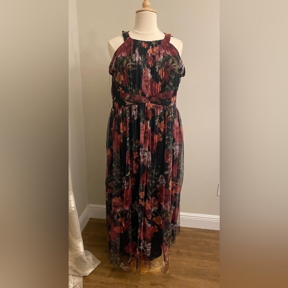 Plus Dress ❤️🖤 - Picture 3 of 7